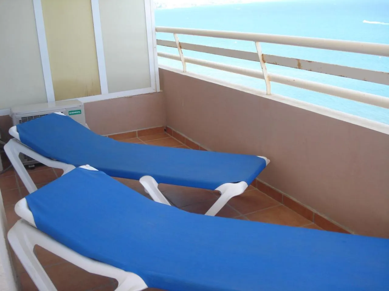 شقة Estrella Del Mar - 1º Linea De Playa فوينخيرولا